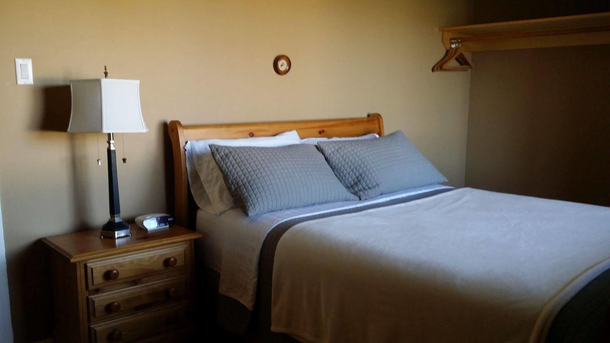 Eileen'S Bed & Breakfast/Guest House Hay River Εξωτερικό φωτογραφία